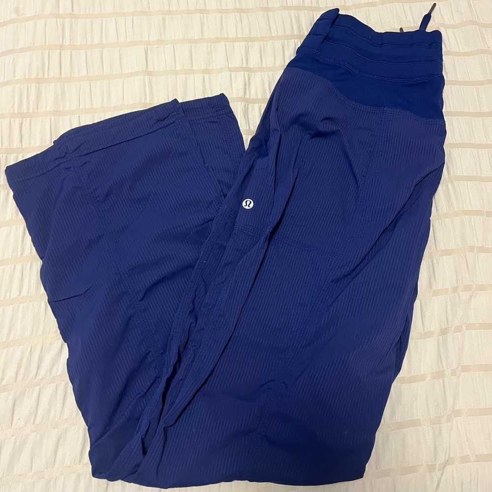 Lululemon Dance Studio sz 6
